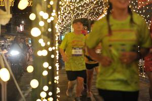 BIB: 3470
                            <button type="button" onclick="openModal(26220435)" class="btn btn-primary btn-sm float-right btn-popup" data-toggle="modal" data-target=".modal-high-quality">
                        <i class="fas fa-shopping-cart"></i> Add to Cart
                    </button>
                                            <button type="button" onclick="isThisMe(26220435, true)" class="btn btn-success btn-sm float-right btn-popup btn-isme hidden" data-toggle="tooltip" data-placement="bottom" title="นี่คือรูปของคุณใช่ไหม คลิกที่นี่เพื่อเอาเข้าอัลบั้ม">
                        <i class="fas fa-plus"></i> Add to album
                    </button>
                    <button type="button" onclick="isThisMe(26220435, false)" class="btn btn-warning btn-sm float-right btn-popup btn-isnotme hidden">
                        <i class="fas fa-ban"></i> Remove from album
                    </button>